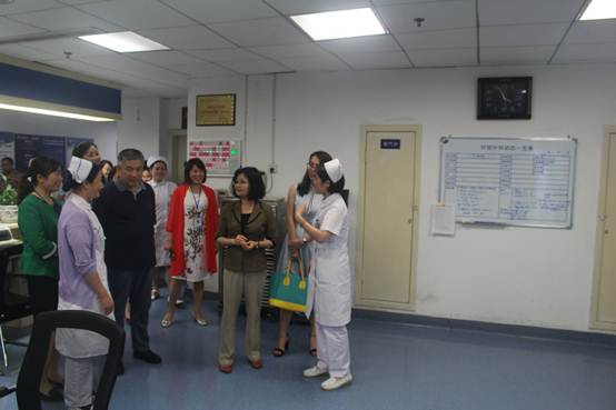 说明:C:\Users\lenovo\Desktop\加拿大教授来医院参观\IMG_3327.jpg